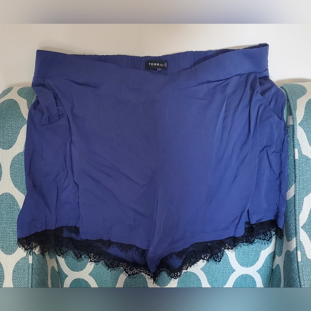 Torrid Blue and Black Lace Trim Shorts Size 1 (14/16)